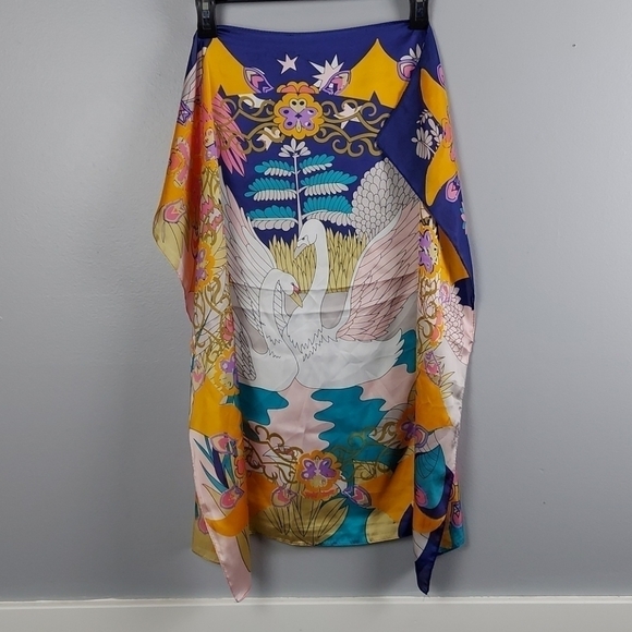 Ladies Decorative Swan Scarf - Picture 1 of 3
